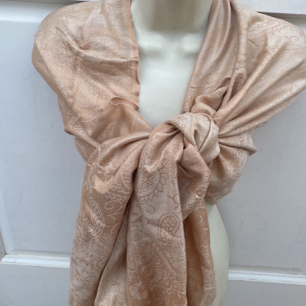 Pashmina scarf  70% pashmina 30% silk 74” by 28” & fringes